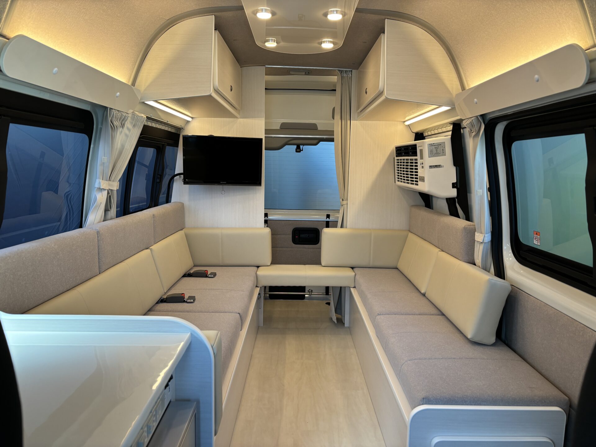HIACE RELAX WAGON INFINITY – ナローハイルーフ
